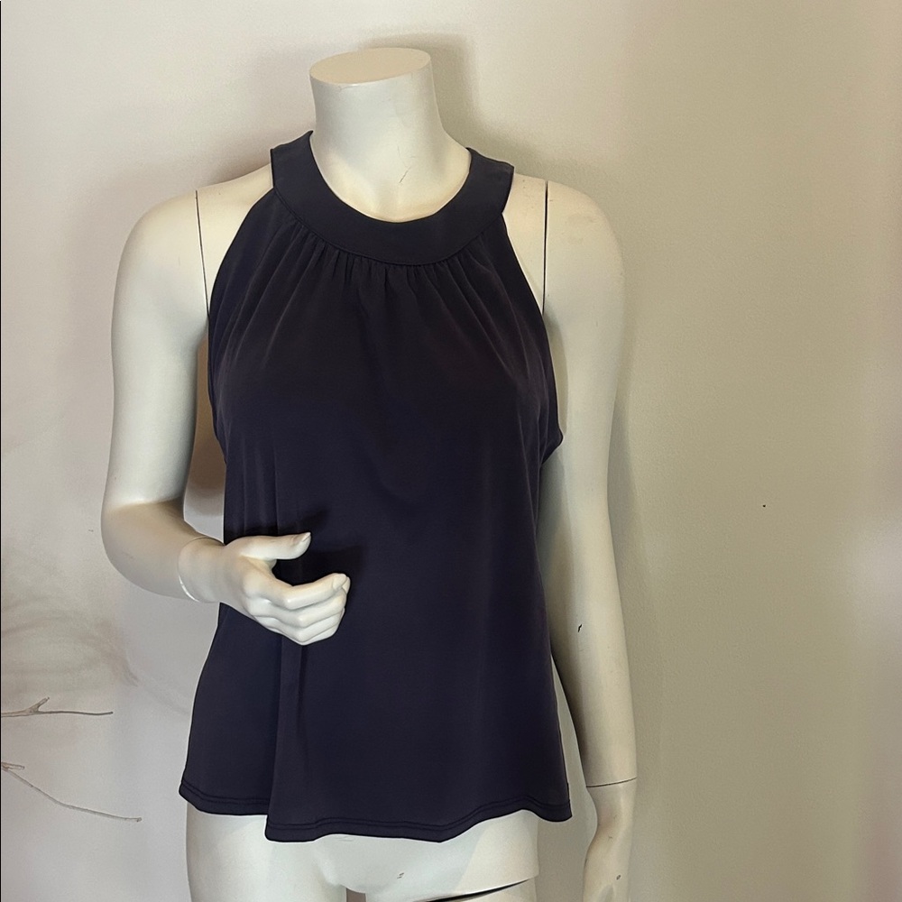 2 available both with tags one in white and one in blue razorback swing top